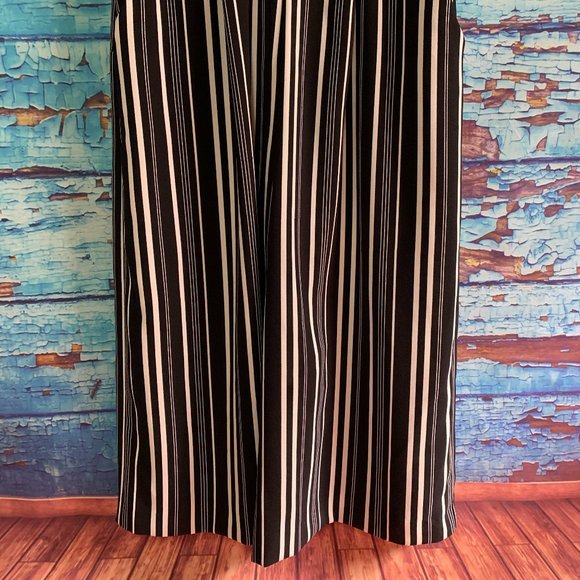 Le Chateau Striped Sleeveless Jumpsuit - Picture 6 of 10